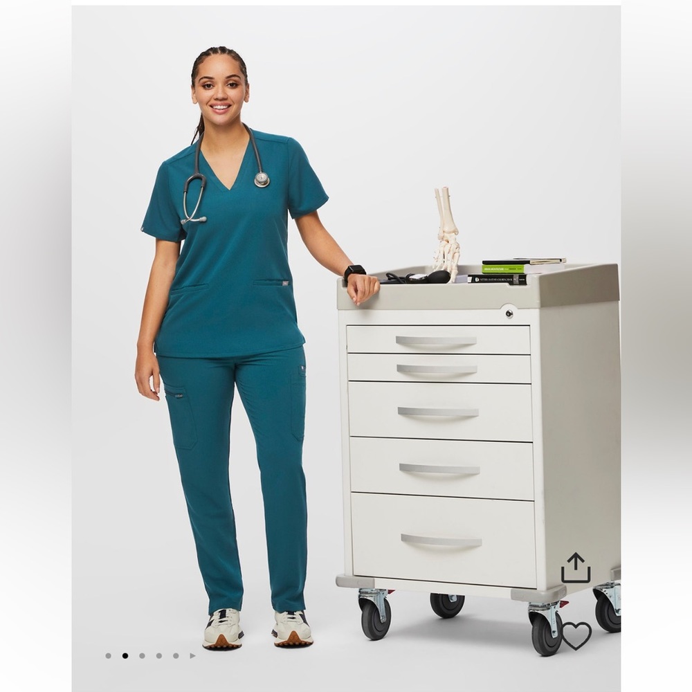 Figs set in Caribbean Blue